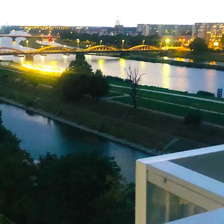 Z Tarasem I Widokiem Na Odre Vratislav